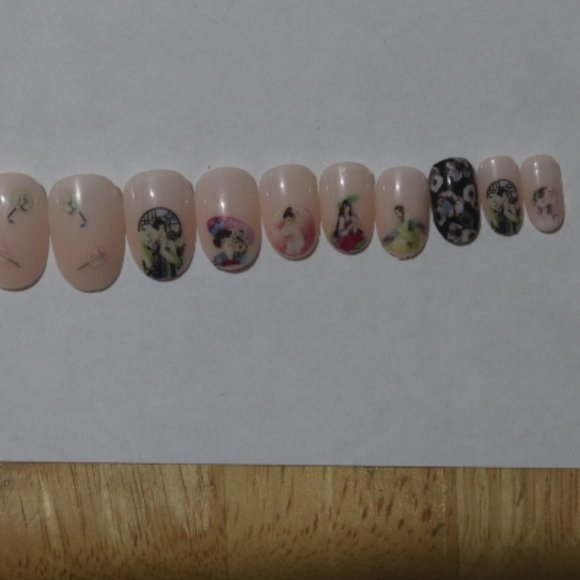 Geisha girls- press on nail set - Picture 5 of 7